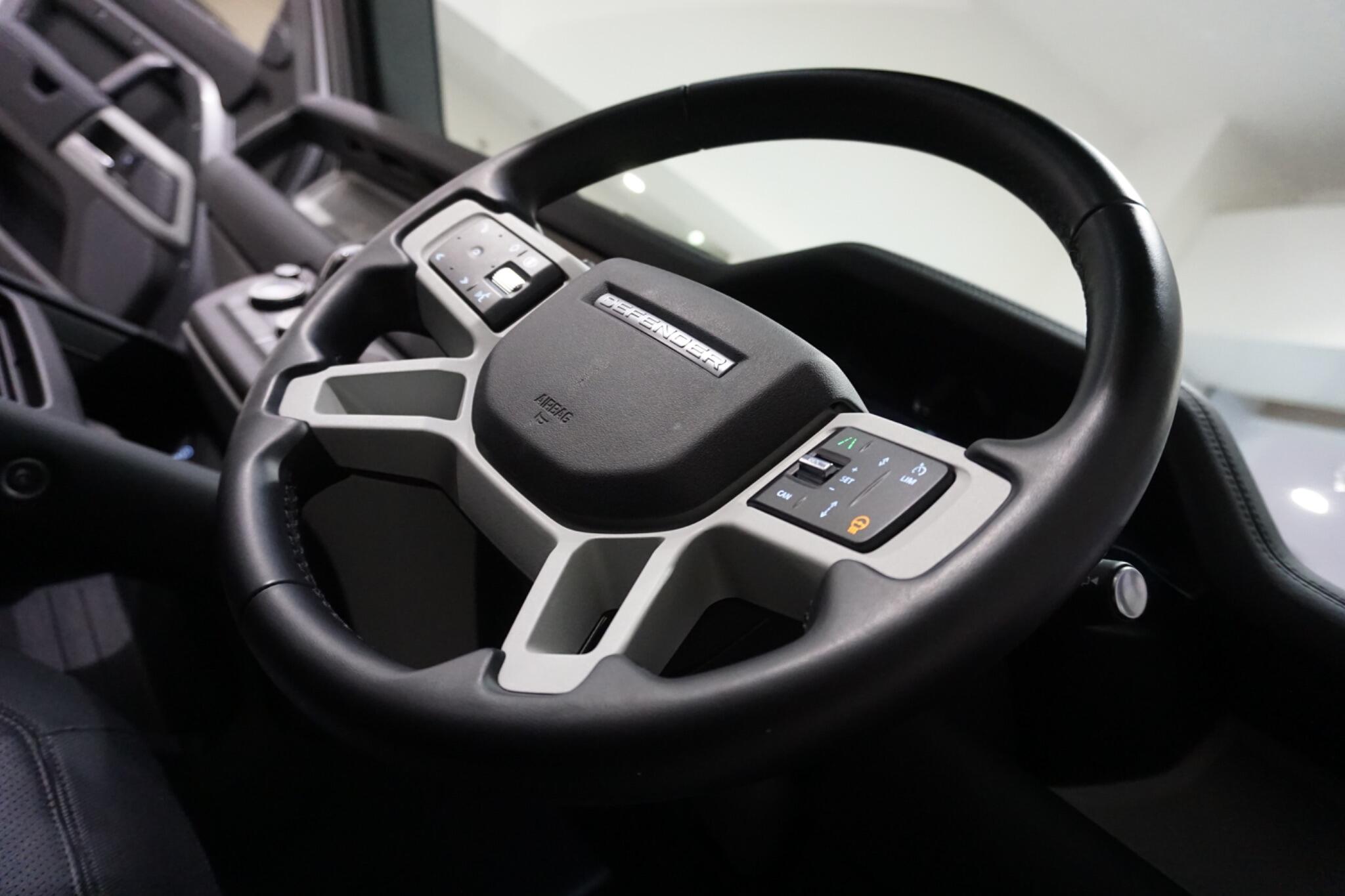 Land Rover Defender 110 2.0 P400e 15.4kWh X-Dynamic SE SUV 5dr Petrol Plug-in Hybrid Auto 4WD Euro 6 (s/s) (404 ps)